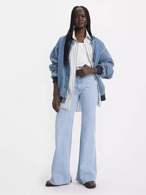 Levi’s Ribcage Bell Jeans Size 27 Blue